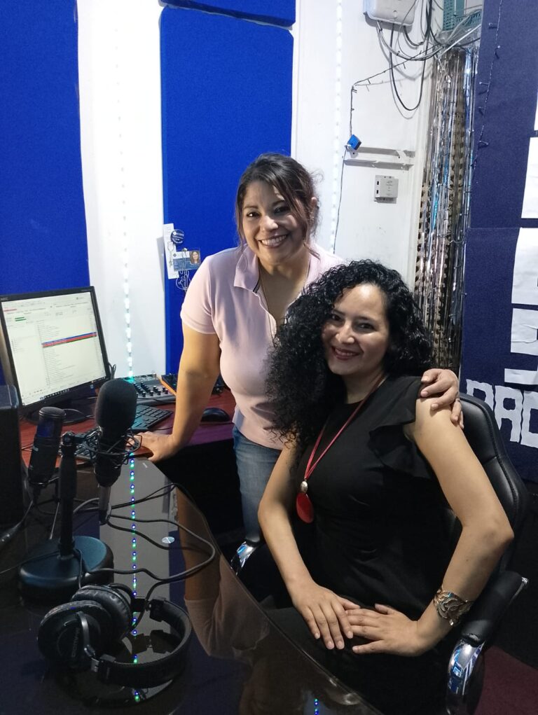 Junto a Marilyn Turcios , Asistente Odontológica y artista nacional